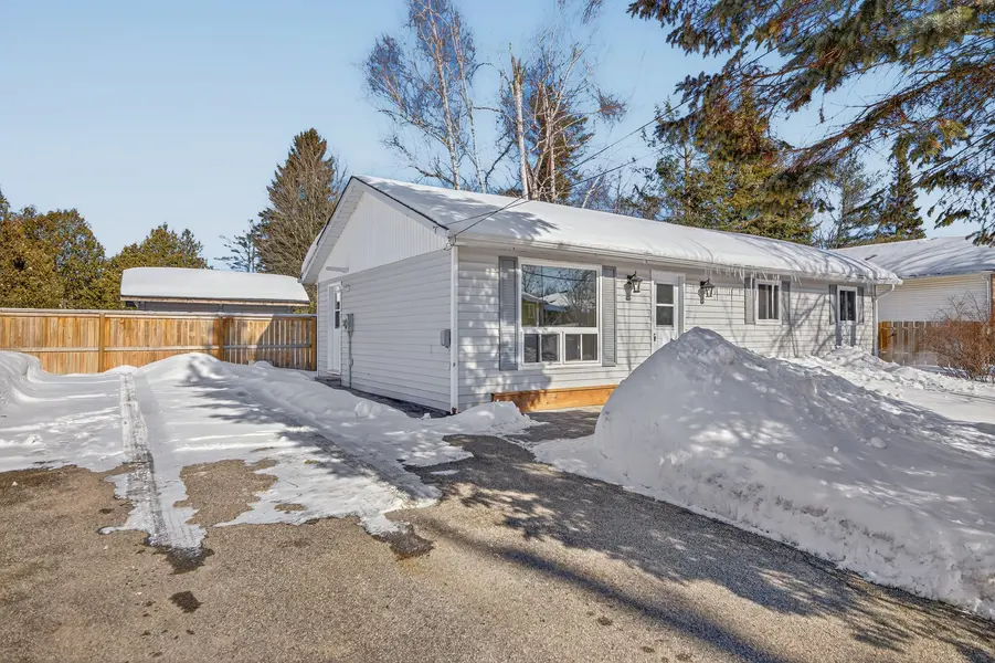854 9th Line, Innisfil, ON L9S 3Y8