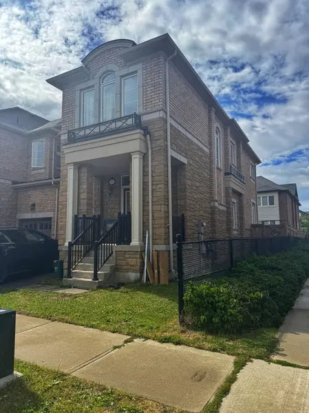 93 HUGUENOT RD N, Oakville, ON L6H 0M3