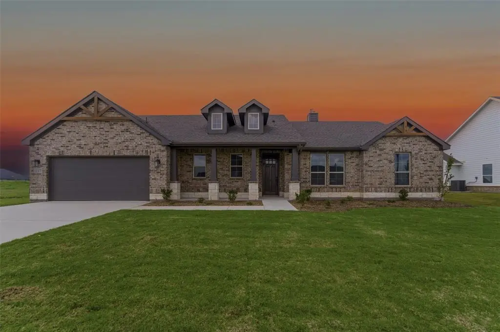 137 Moss Glen Lane, New Fairview, TX 76078