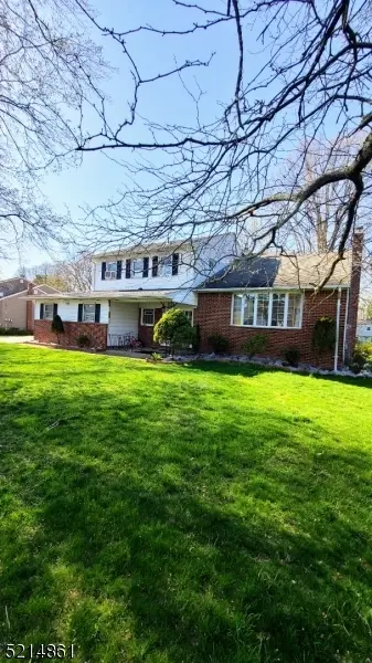 29 Ventnor Dr, Edison Twp., NJ 08820