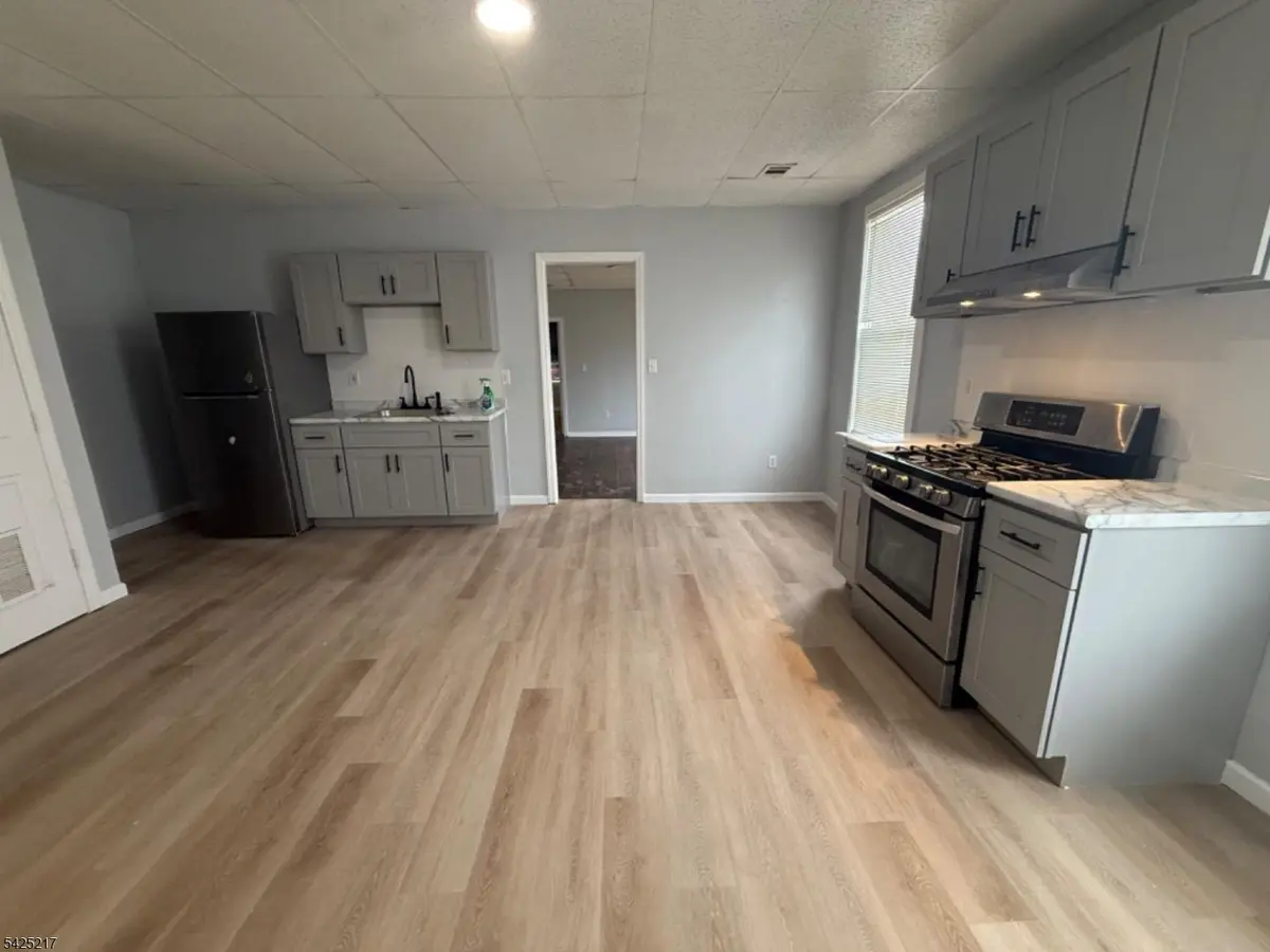 134 5Th St, Elizabeth City, NJ 07206