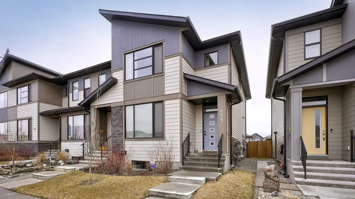 155 Wolf Hollow PARK SE, Calgary, AB T2X 4M8