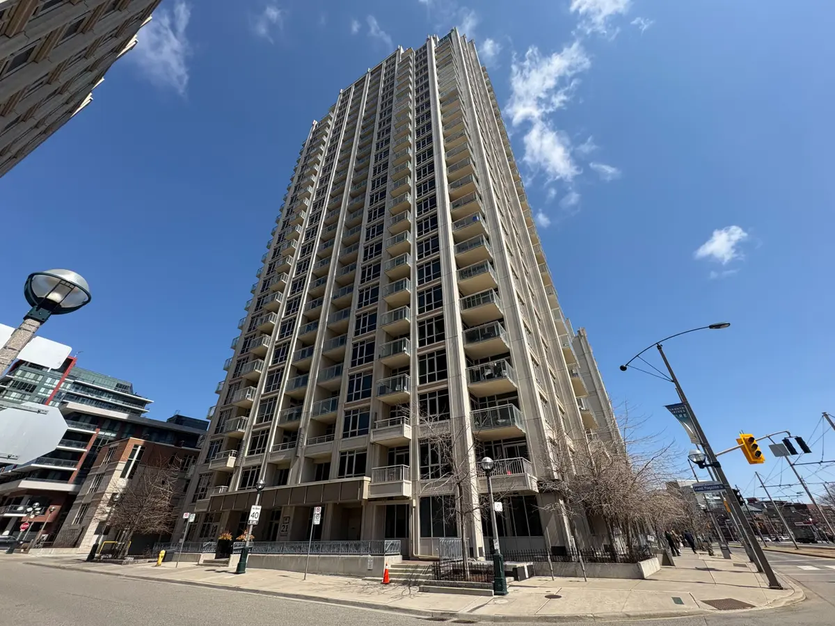 21 Grand Magazine ST #818, Toronto C01, ON M5V 1B5
