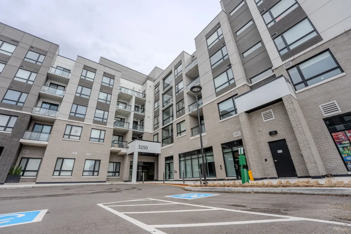3250 Carding Mill TRL #515, Oakville, ON L6M 5T3
