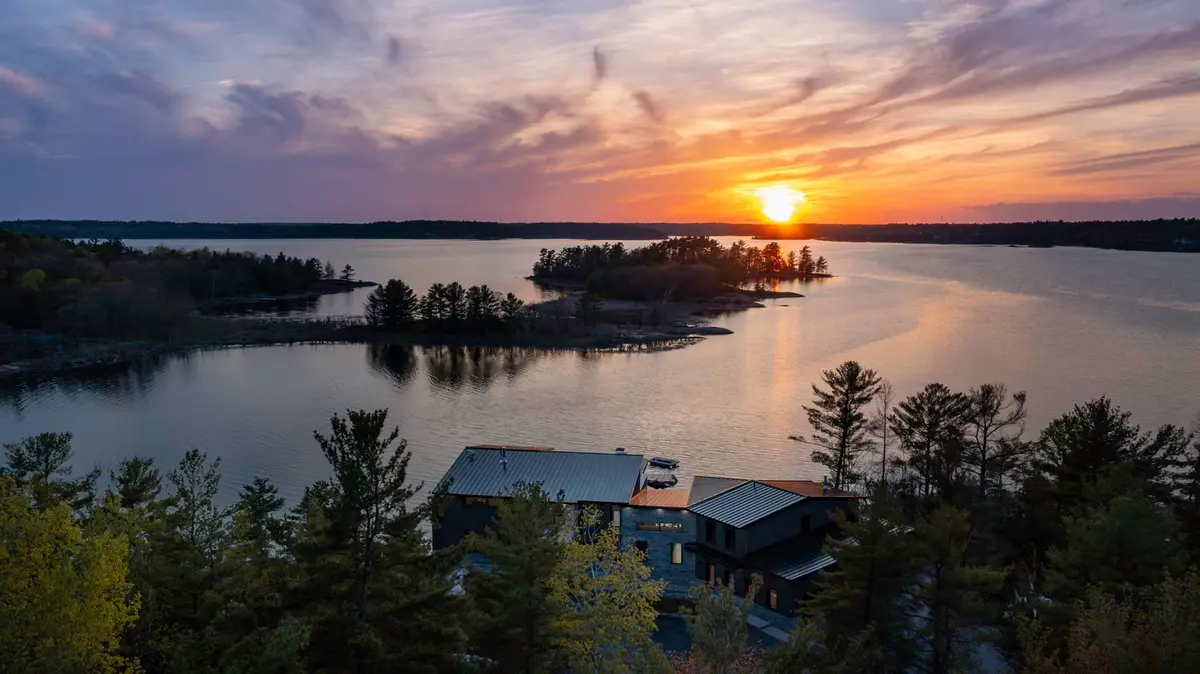 47B George Hunt Memorial DR W, Mcdougall, ON P2A 2W9