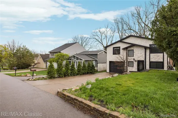 2149 Sunnycrest DR, West Bloomfield Charter Township, MI 48323