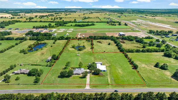 4395 Farm Road 2820, Sumner, TX 75486