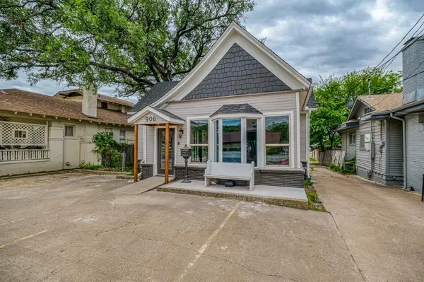 906 E Hubbard Street, Mineral Wells, TX 76067