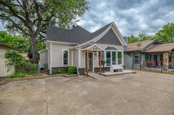 906 E Hubbard Street, Mineral Wells, TX 76067