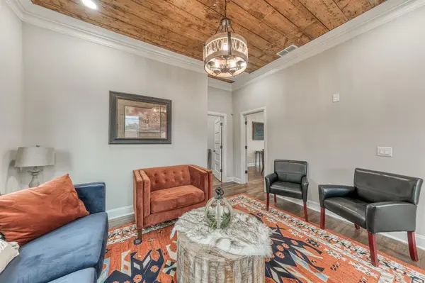 906 E Hubbard Street, Mineral Wells, TX 76067