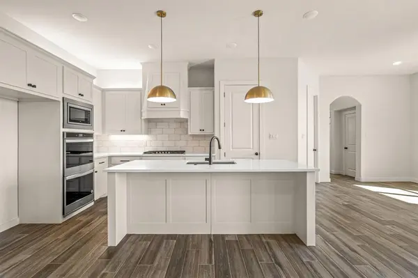 173 Hulen Circle, Aledo, TX 76008