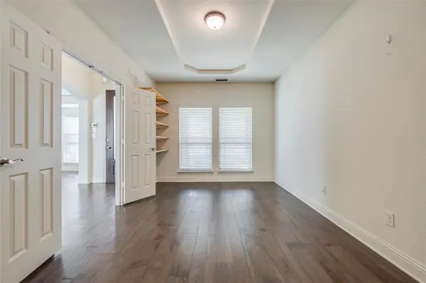 604 Cody Lane, Mansfield, TX 76063