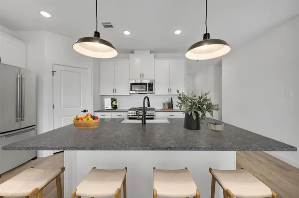 175 Summer Rain Way, Newark, TX 76071