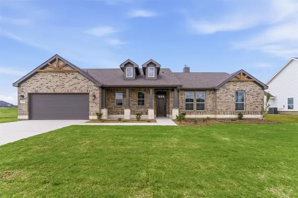 137 Moss Glen Lane, New Fairview, TX 76078