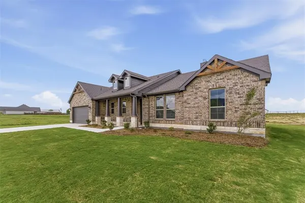 137 Moss Glen Lane, New Fairview, TX 76078