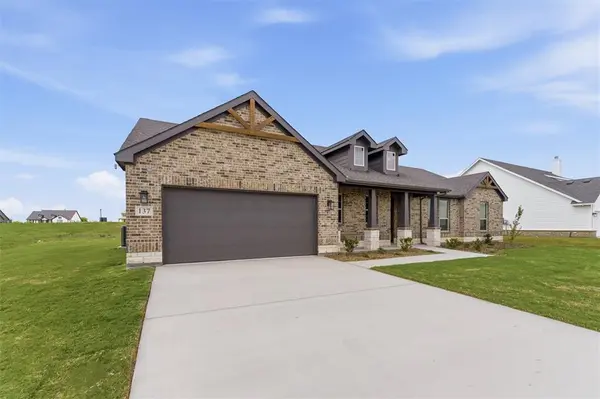137 Moss Glen Lane, New Fairview, TX 76078