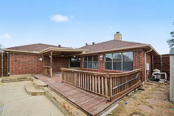 1622 Autumn Breeze Lane, Lewisville, TX 75077