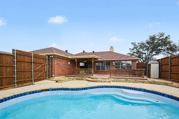 1622 Autumn Breeze Lane, Lewisville, TX 75077