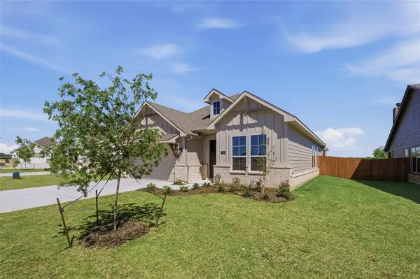 1225 Sabine River Lane, Springtown, TX 76082