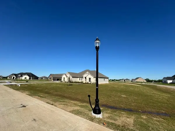 2204 Continent Court, Krum, TX 76249