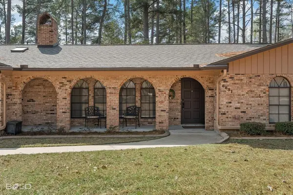 6831 North Park Lane, Shreveport, LA 71107