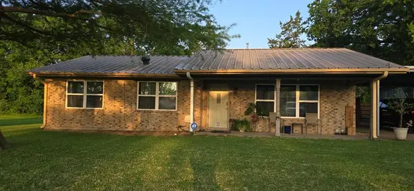 208 Mill Street, Lone Oak, TX 75453