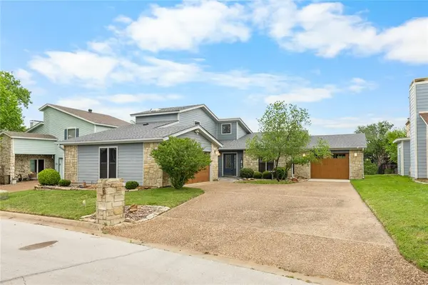 568 Harbor Circle, Azle, TX 76020