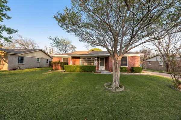 3908 Tejas Trail, Lake Worth, TX 76135