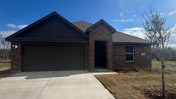 3204 Charleston Drive, Ennis, TX 75119