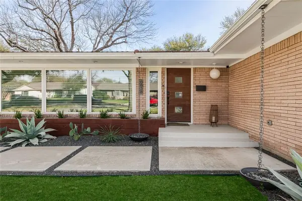 6838 Winchester Street, Dallas, TX 75231