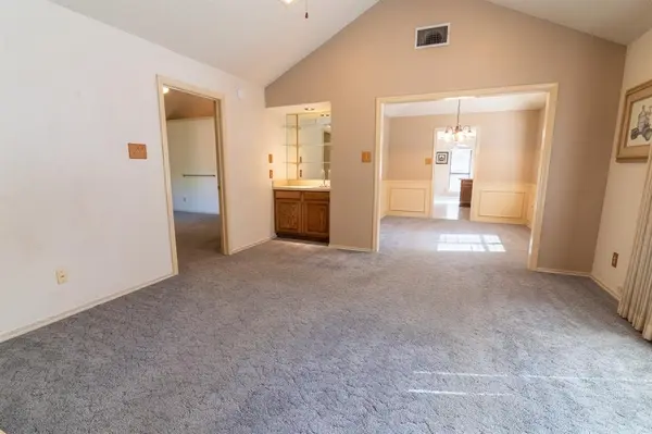 2028 Falcon Ridge Drive #B, Carrollton, TX 75010