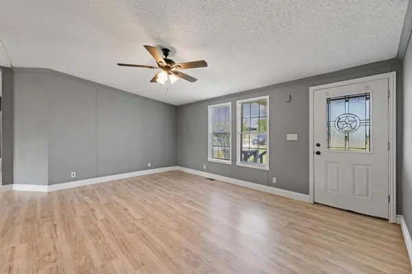 5509 Texas Street, Joshua, TX 76058