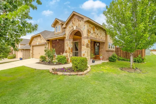 1033 Rustic Oak Way, Burleson, TX 76028