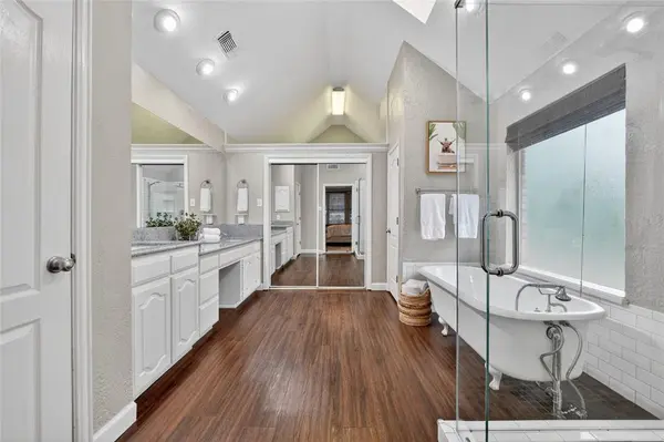 1917 Winding Creek Boulevard, Flower Mound, TX 75022