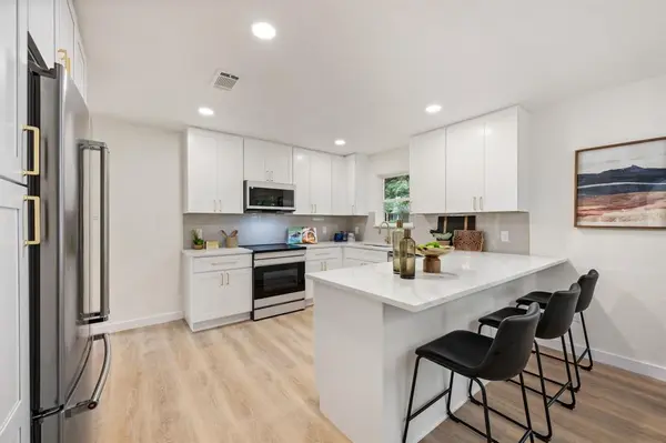 425 Marseille Drive, Hurst, TX 76054