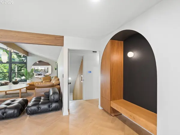 2802 SE MORELAND LN, Portland, OR 97202