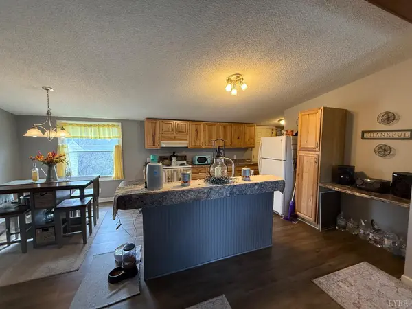 304 Plain Ridge DR, Evington, VA 24550