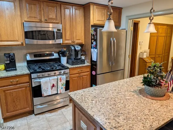 95 Third Ave, Garwood Boro, NJ 07027