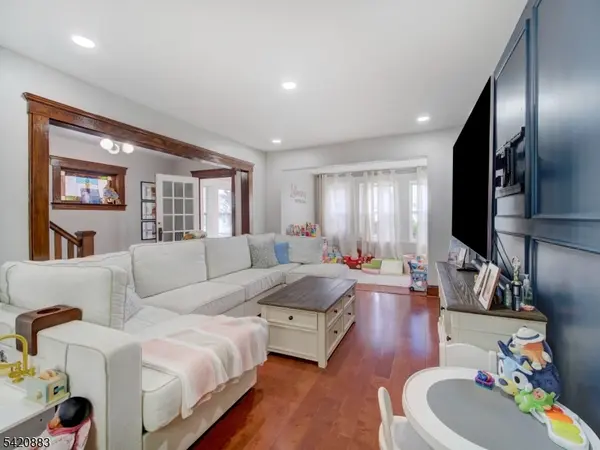 210 Pershing Ave, Roselle Park Boro, NJ 07204