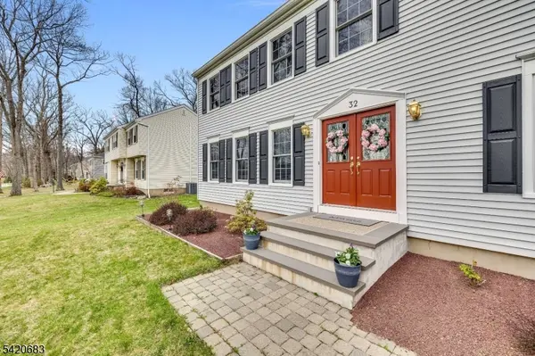 32 Winay Ter, Washington Twp., NJ 07853