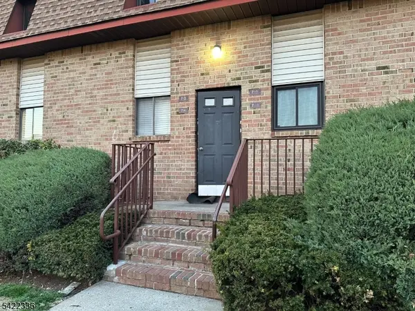 710 N Oaks Blvd, North Brunswick Twp., NJ 08902