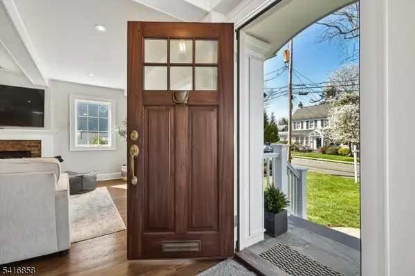 42 Locust Dr, Summit City, NJ 07901