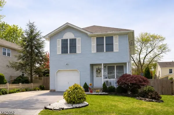 6 Ives Ct, Monroe Twp., NJ 08831
