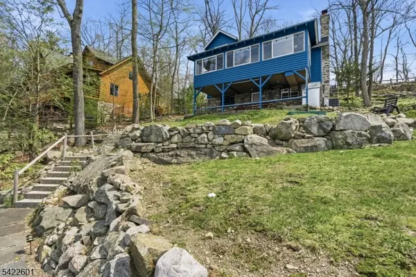 1193 Lakeside Dr E, Vernon Twp., NJ 07422