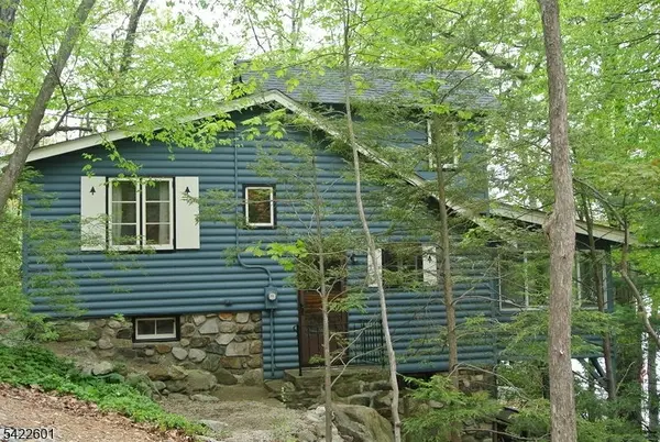 1193 Lakeside Dr E, Vernon Twp., NJ 07422