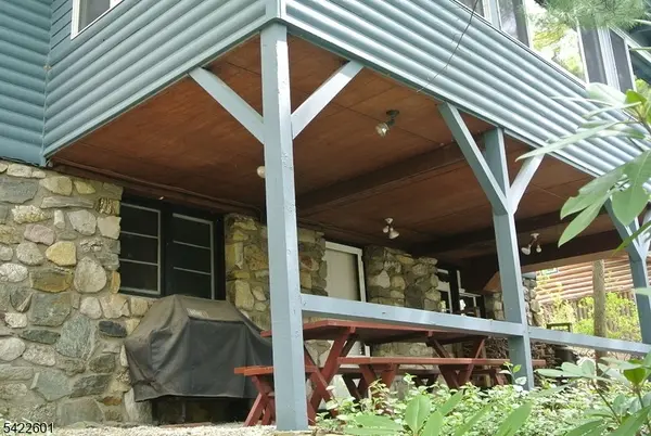 1193 Lakeside Dr E, Vernon Twp., NJ 07422