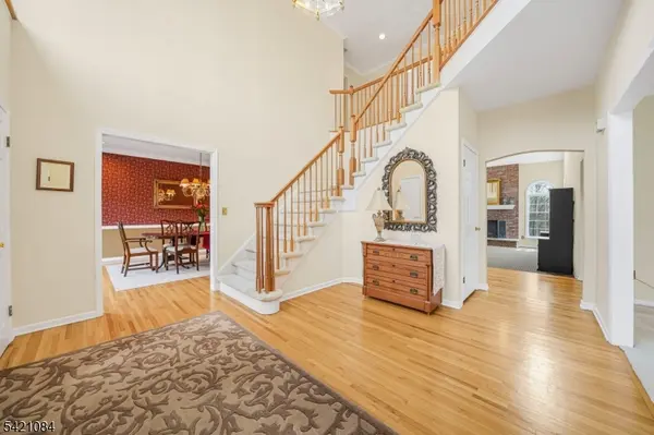 2 Knollwood Ter, Chester Twp., NJ 07930