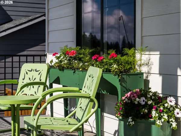 2877 NW MT ASHLAND LN, Mc Minnville, OR 97128