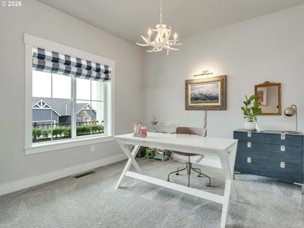 2877 NW MT ASHLAND LN, Mc Minnville, OR 97128