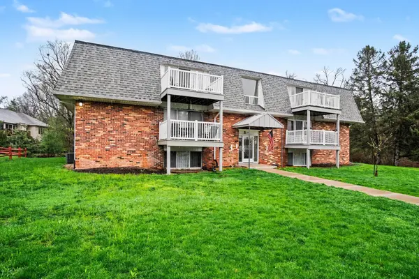 6712 Cascade RD SE #15, Cascade Twp, MI 49546